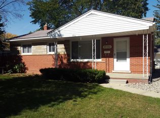 31132 Robert Dr, Livonia, MI 48150