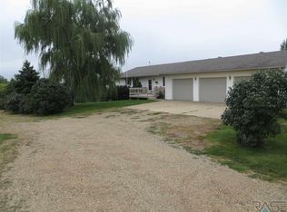 45137 Herman Dr, Madison, SD 57042
