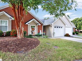 4 Magnolia Crest Dr, Simpsonville, SC 29681
