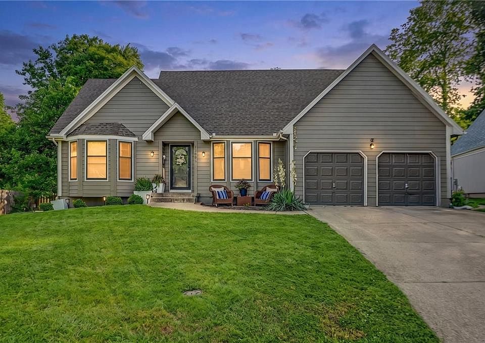 1st image of 1400 SE 6th Pl