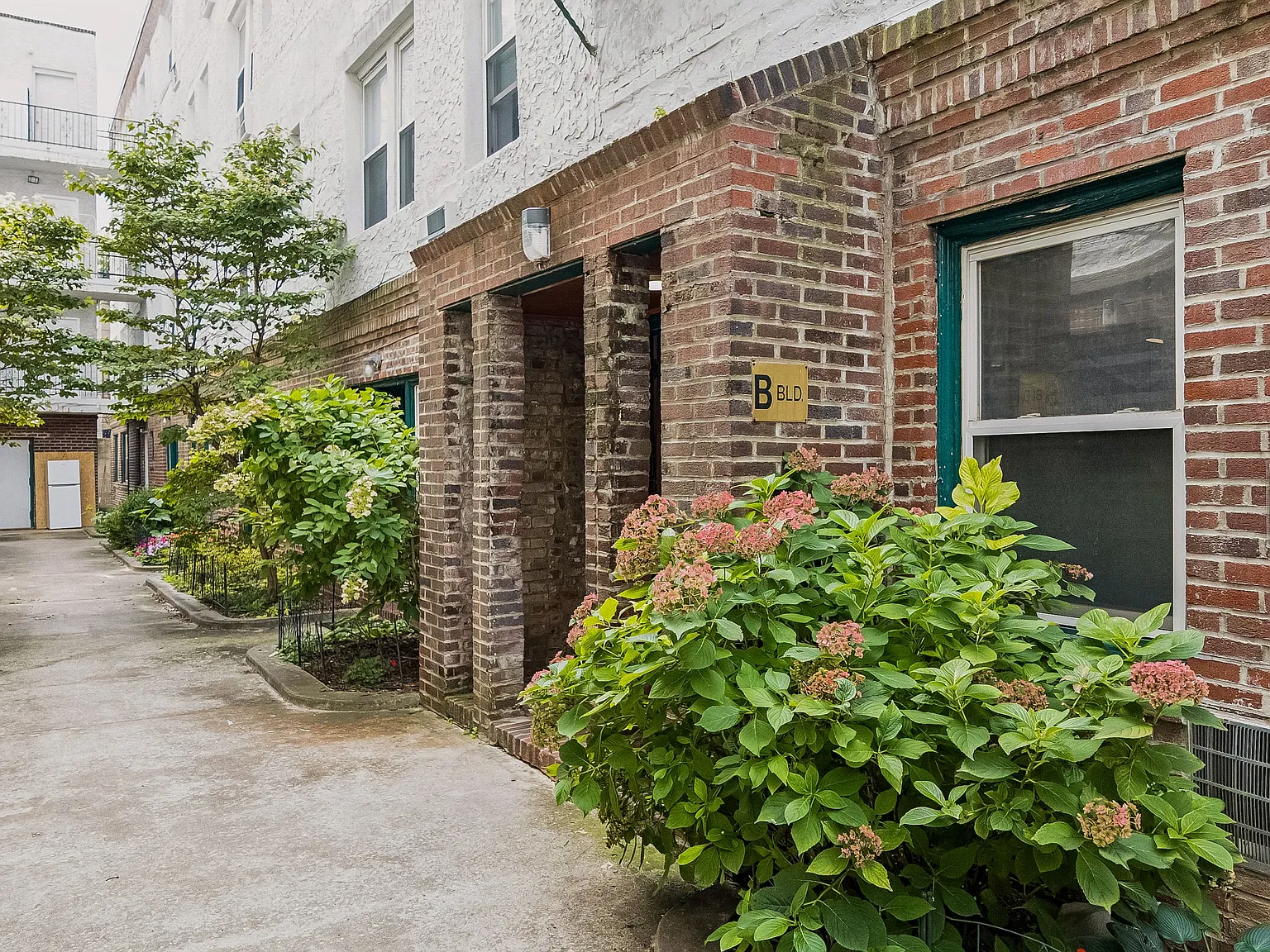 Studio, $1,090 — Photo 4