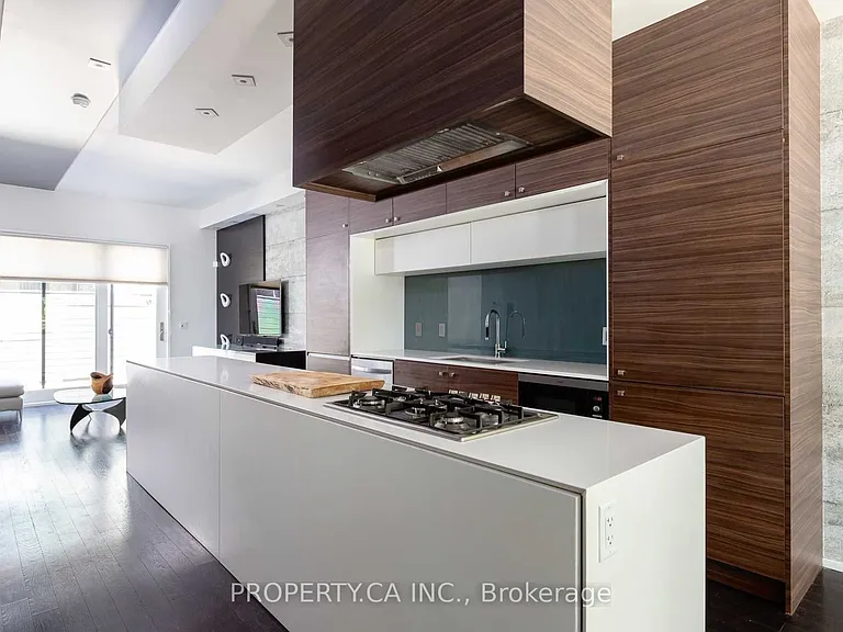 238 Manning Ave — Photo 6
