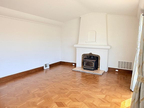 2nd image of 2640 34th Ave