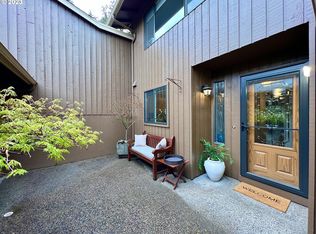 2279 Ridgeway Dr, Eugene, OR 97401