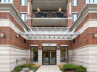 5858 N Broadway Ave #407, Chicago, IL 60660