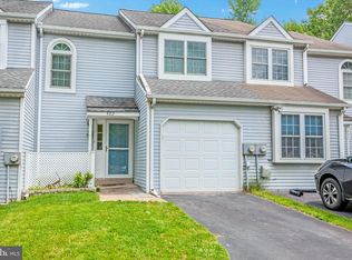 402 Leon Cir, Langhorne, PA 19053