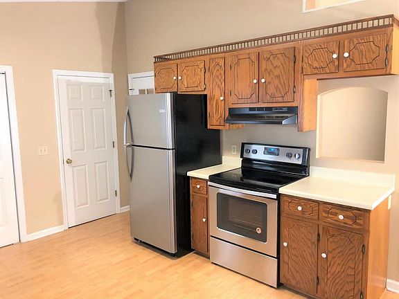 4th image of 505 Lexington Dr #B