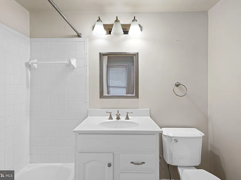 1312 Stafford Ave — Photo 15