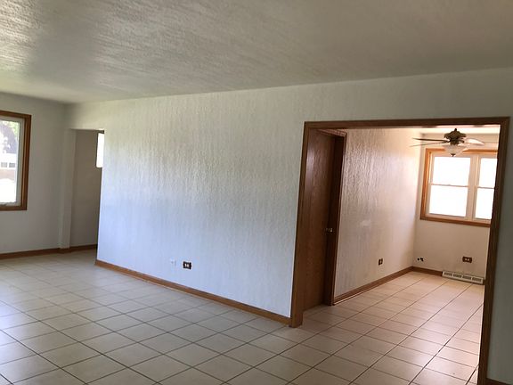 3rd image of 10044 Schiller Blvd