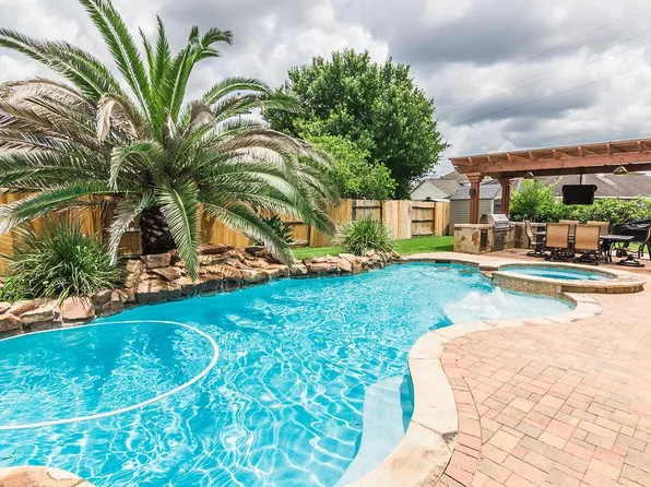 9102 Glenfair Ct, Spring, TX 77379