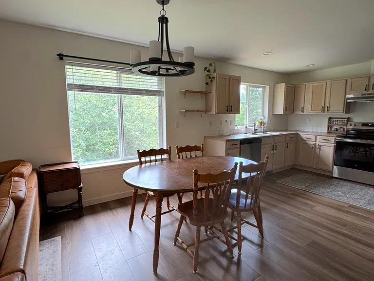 1565 Estate Pl — Photo 7