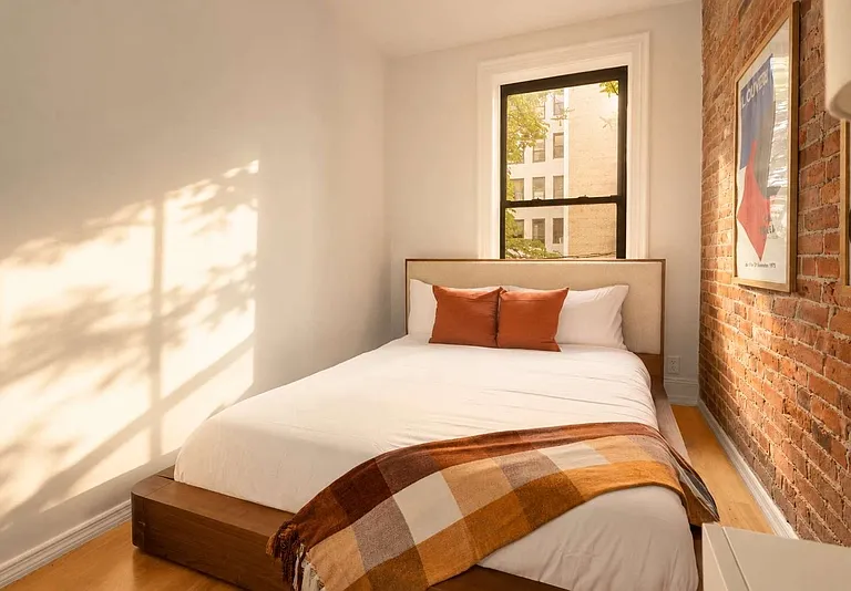 334 W 46th St #3RR — Photo 7