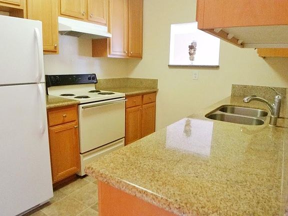 4th image of 8211 Vincetta Dr APT 35