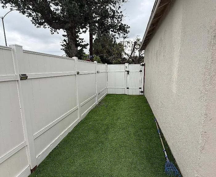 16601 Valerio St — Photo 3