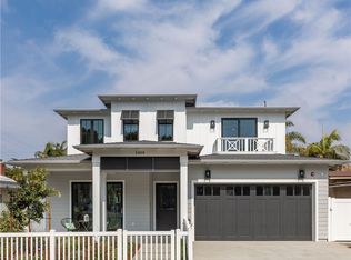 1009 10th St, Manhattan Beach, CA 90266