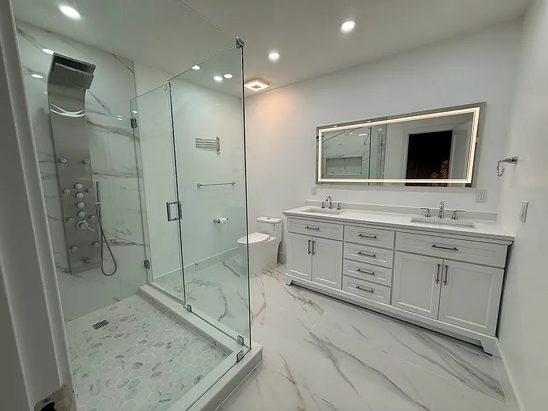6744 Canary Palm Cir — Photo 45