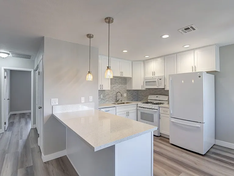 853 Rock Springs Dr #202 — Photo 7