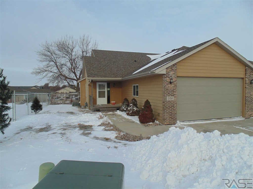 709 N Bahnson Ave, Sioux Falls, SD 57103 Zillow