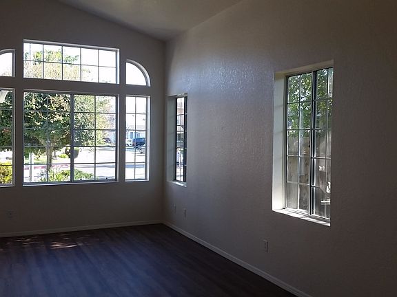 4th image of 1360 Glen Ellen Ln