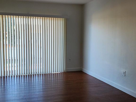 3rd image of 395 NW 177th St APT 211