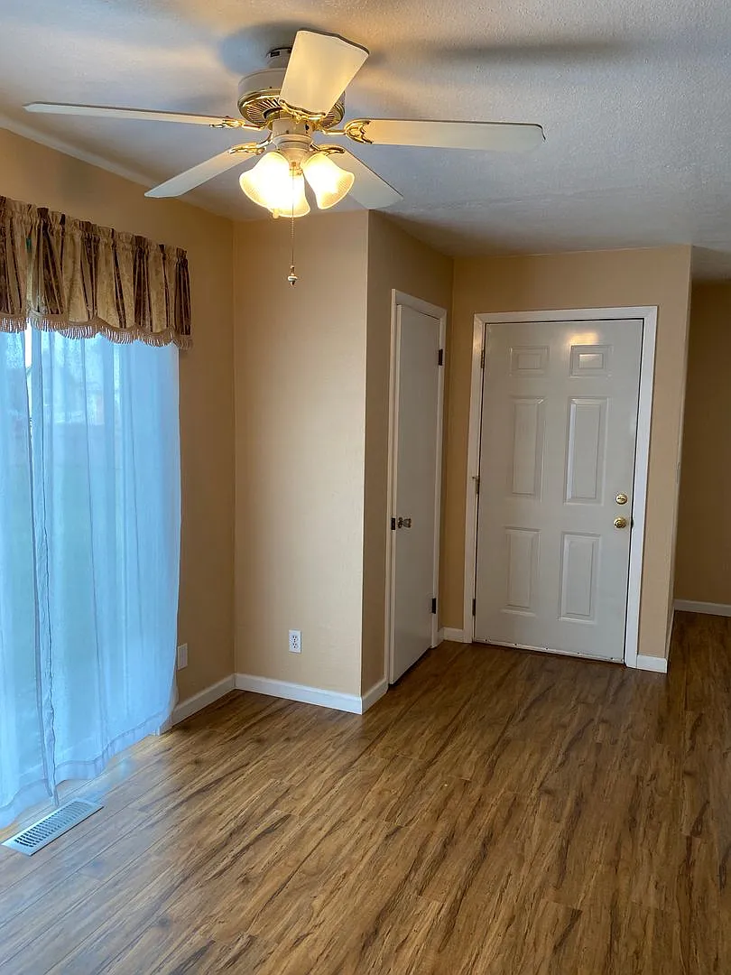 137-Nyssa Duplex — Photo 3