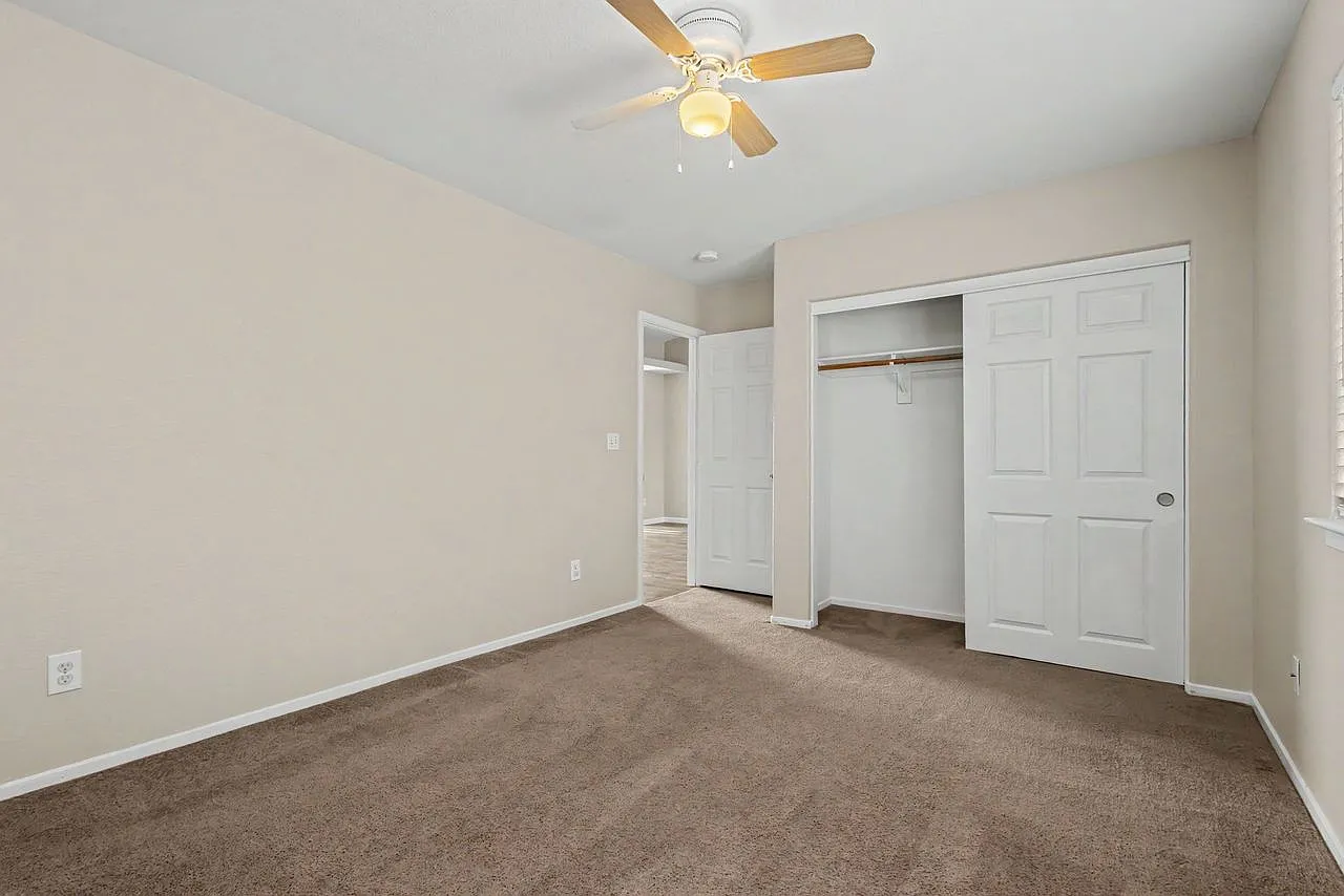2 bed, 968 sqft, $1,289 — Photo 2