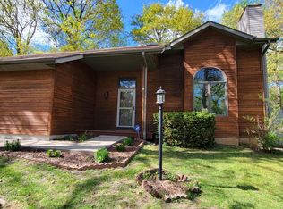 2810 S Eldon Ave, Springfield, MO 65807