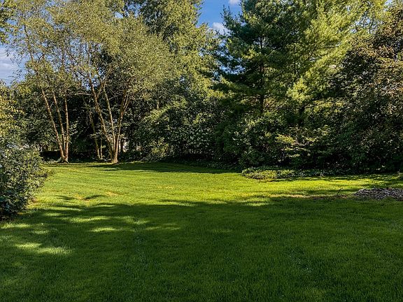 2nd image of 20975 S Woodland Rd