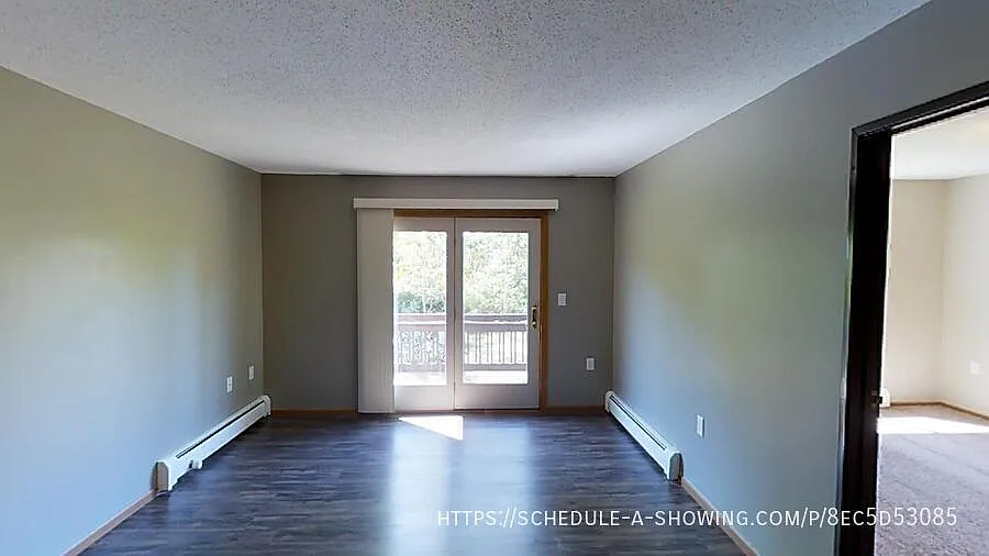 2 bed, 1000 sqft, $1,295 — Photo 4