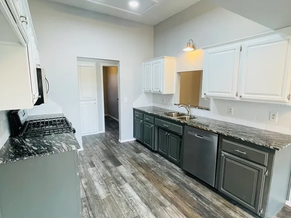 8333 Woodbend Dr, Oklahoma City, OK 73135