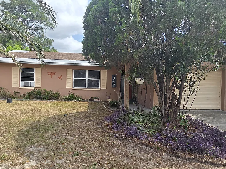10412 Timbercrest Rd — Photo 2