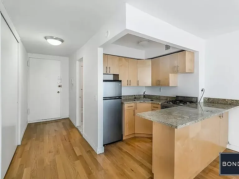 211 Thompson St #3C — Photo 4