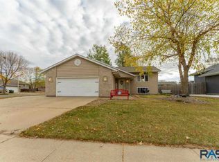 5600 S John Ave, Sioux Falls, SD 57106