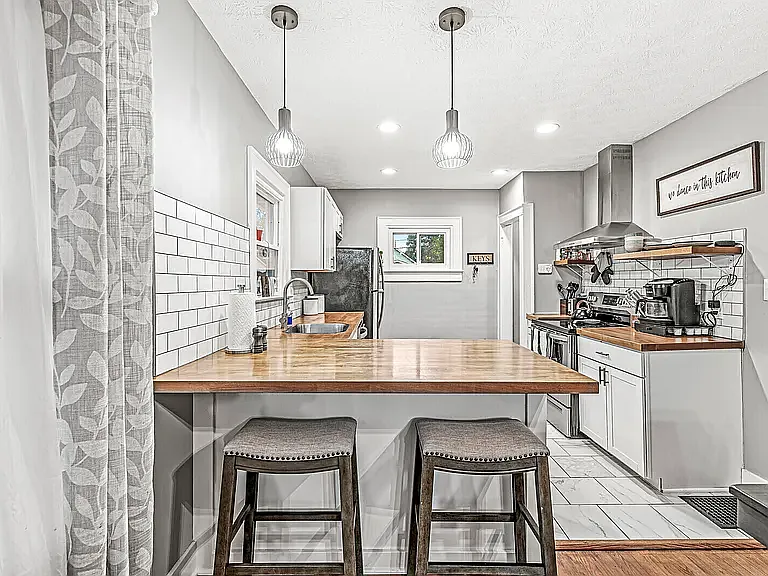 1218 E Southern Ave — Photo 12
