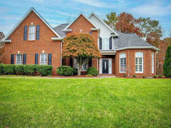 2728 Prestwick Ct, Kingsport, TN 37660