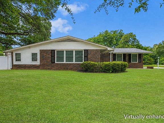 3rd image of 1507 Davis Dr