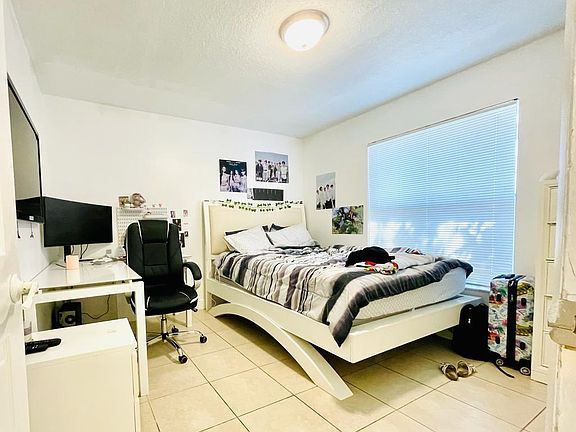4th image of 5991 SW 36th Ct #1