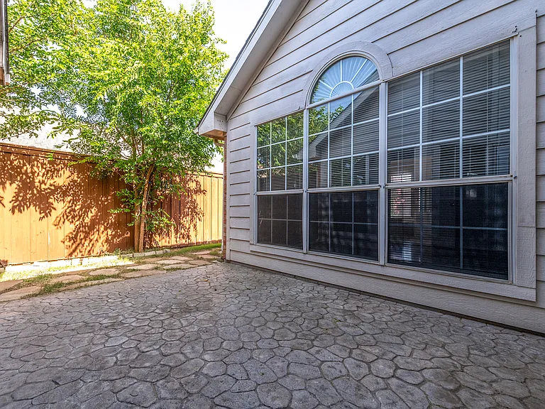 10613 Brandenberg Dr — Photo 31
