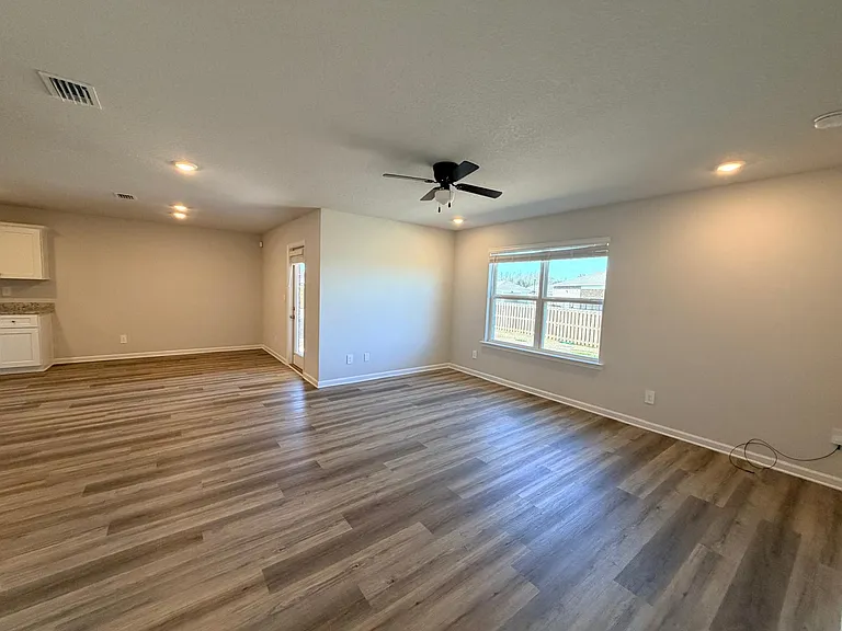10394 Lowell St E — Photo 10