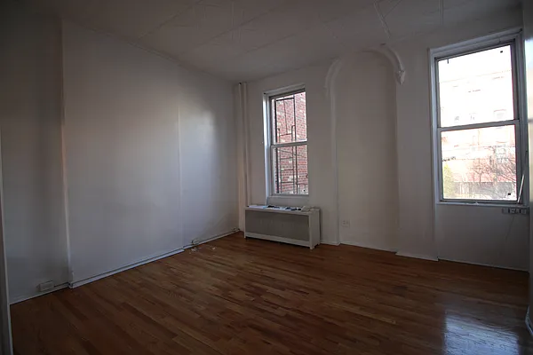 Rented by Brooklyn Real Inc | media 16