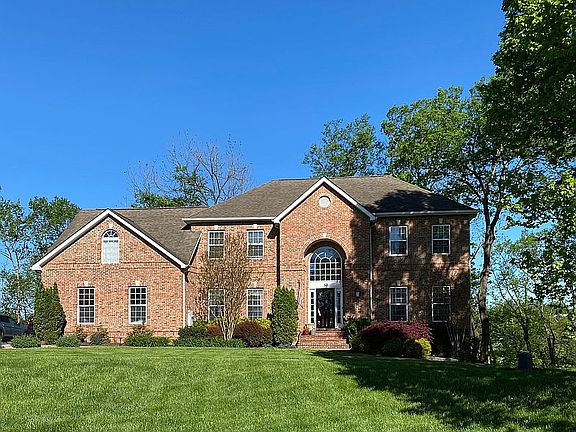 3rd image of 50 Rockaway Ct