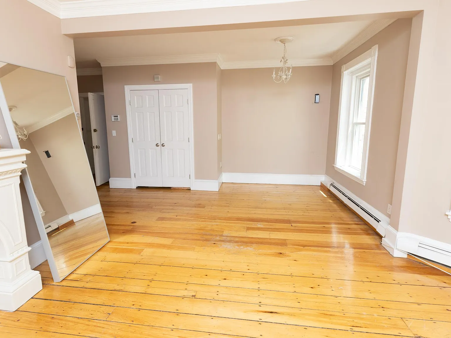 2 bed, 982 sqft, $4,300 — Photo 4