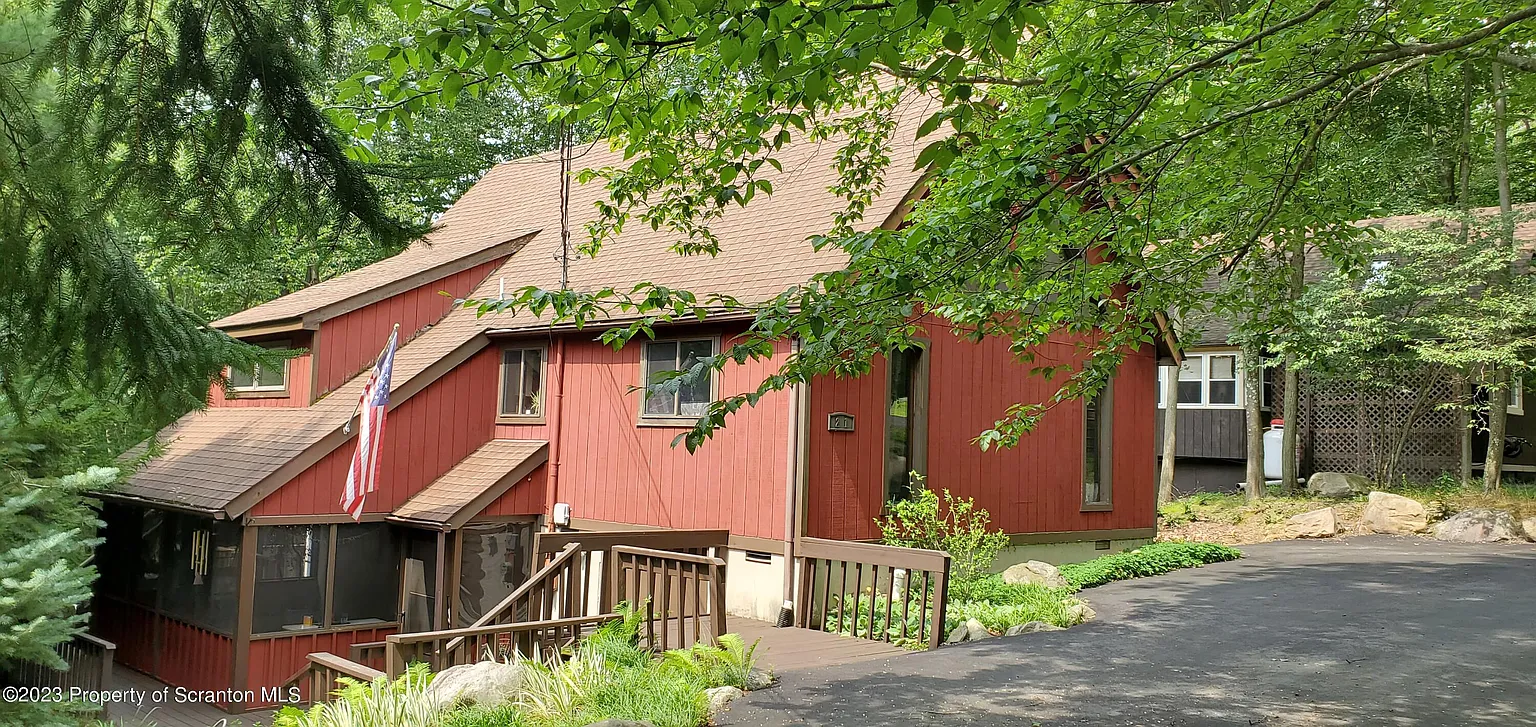 21 Floral Dr photo 1