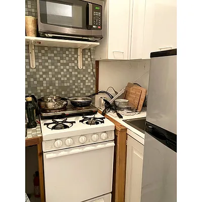 Rented by Douglas Elliman | media 18