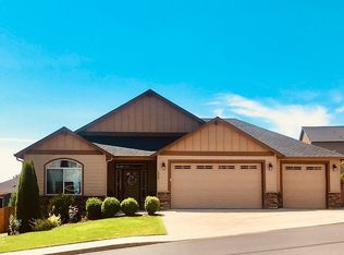 1208 W E Pl, La Center, WA 98629