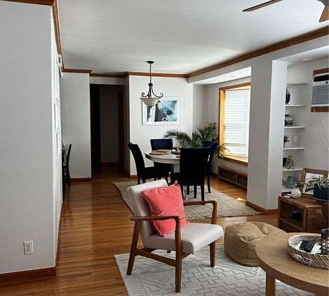 4th image of 311 W Chester St