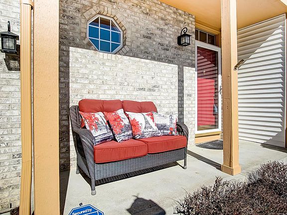 4th image of 570 Montmorency Dr S