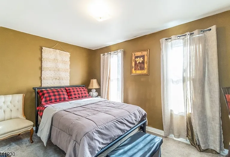 19 Railroad Ave — Photo 11
