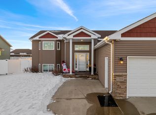 3308 12th St SE, Minot, ND 58701