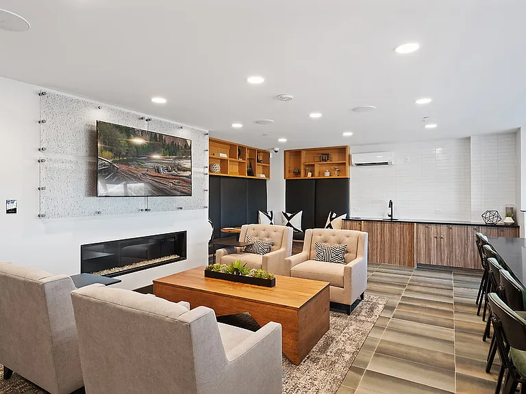 Mylo Santa Clara — Photo 6